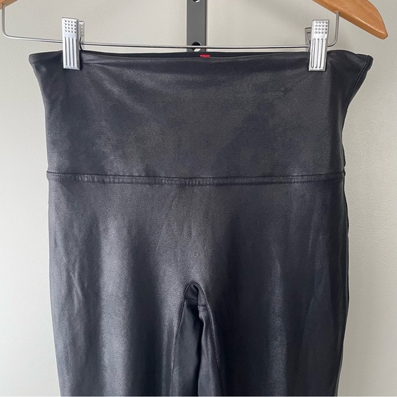 Spanx Spanxshape Faux Leather Leggings Shiny Vegan Tight Black Large FLAWED - Picture 3 of 8